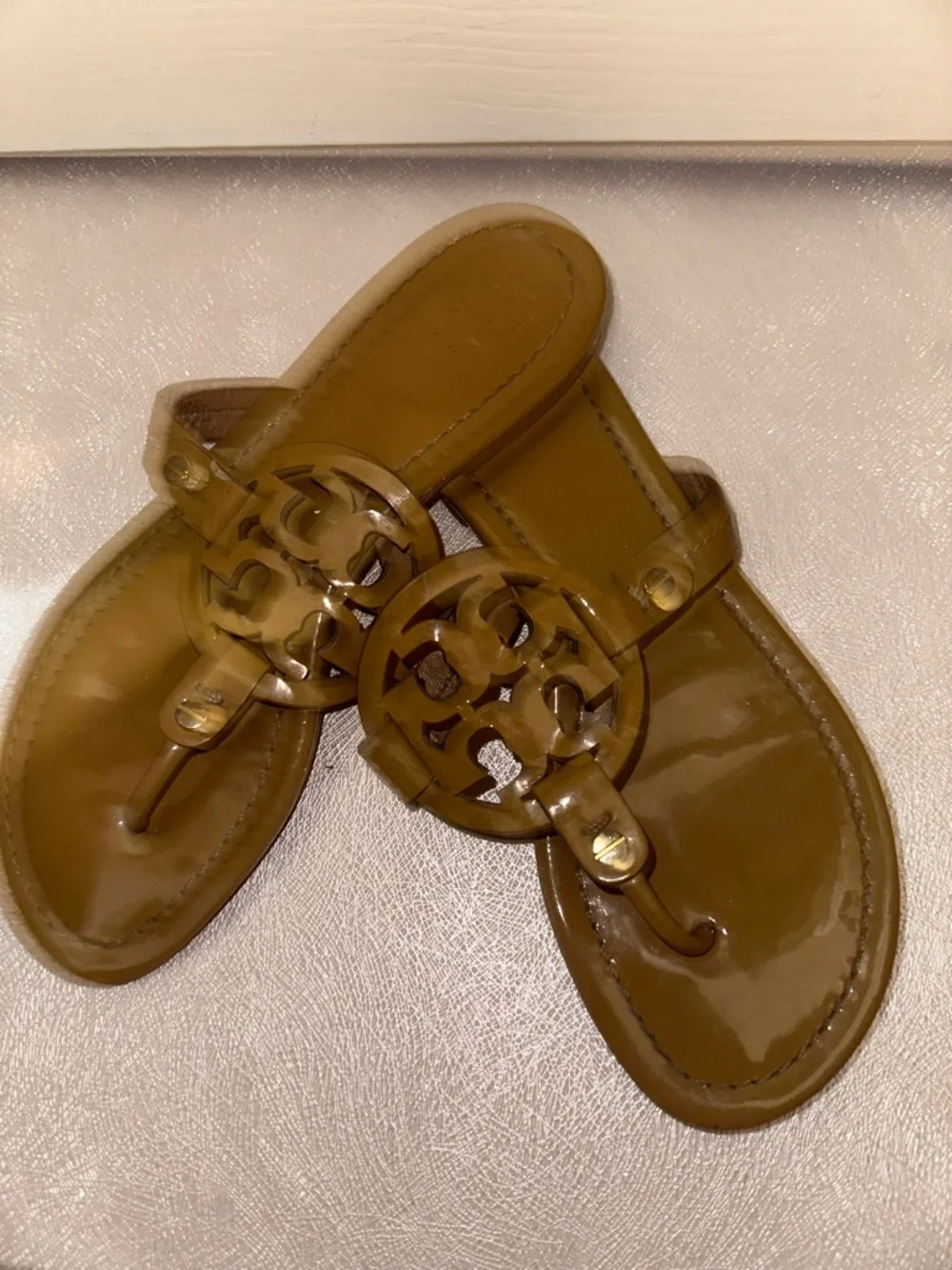 Tory Burch Tan Brown Logo Thong Sandals 5 vacation summer designer